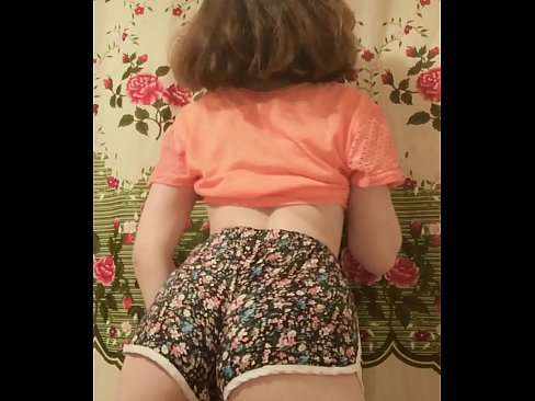 ❤️ Секси млада мадама сваля шортите си пред камерата. ☑ Секс в bg.mysexpics.ru